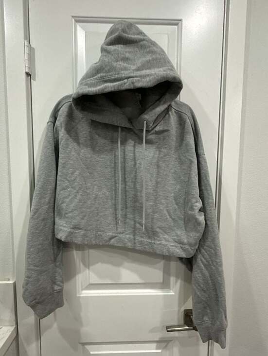 Alo Yoga Tops - Alo Yoga Grey Cropped Hoodie Sweatshirt Size M